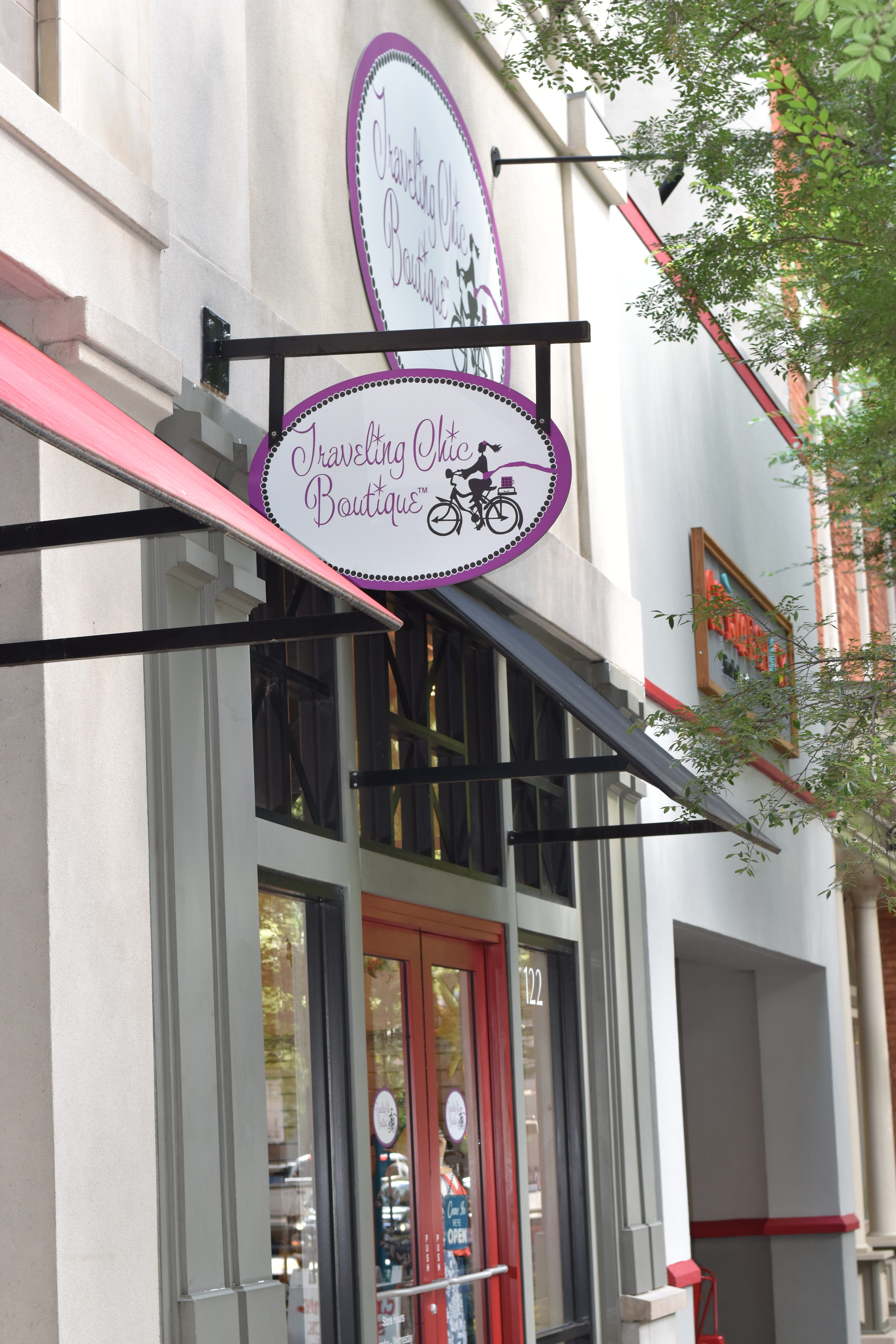 Traveling Chic Boutique; Greenville; Shopping; Where to Shop; Boutiques in Greenville; Where to find; Retail; Stores; Greenville360; The Audrey Reel